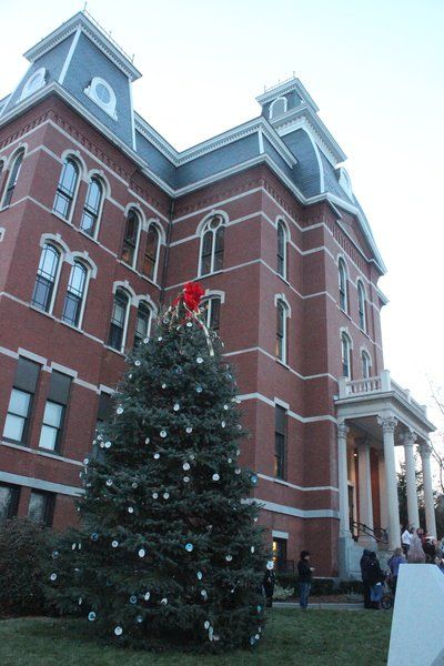 Christmas Trees Peabody Ma 2022 Santa Arrives At Peabody City Hall | Local News | Salemnews.com