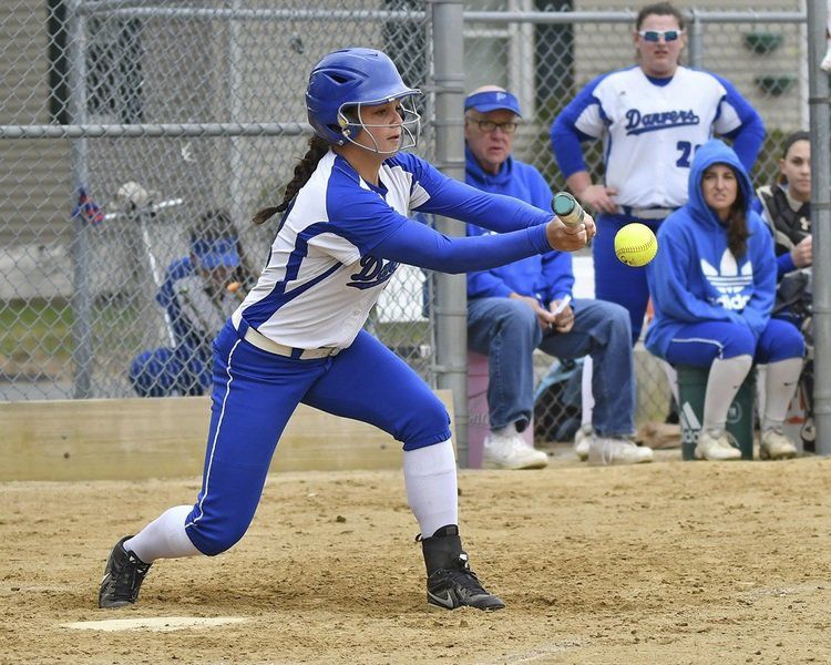 Danvers softball continues its fast start by knocking off Beverly