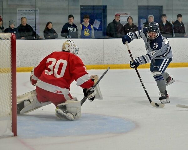 Prep hockey tripped up by Hingham in season opener | Sports | salemnews.com