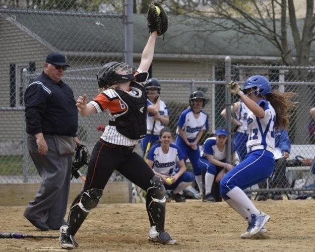 Danvers softball wins fourth straight behind red hot offense Sports