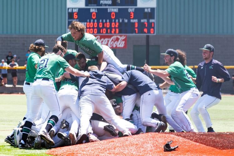 Endicott baseball makes history, advances to firstever College World