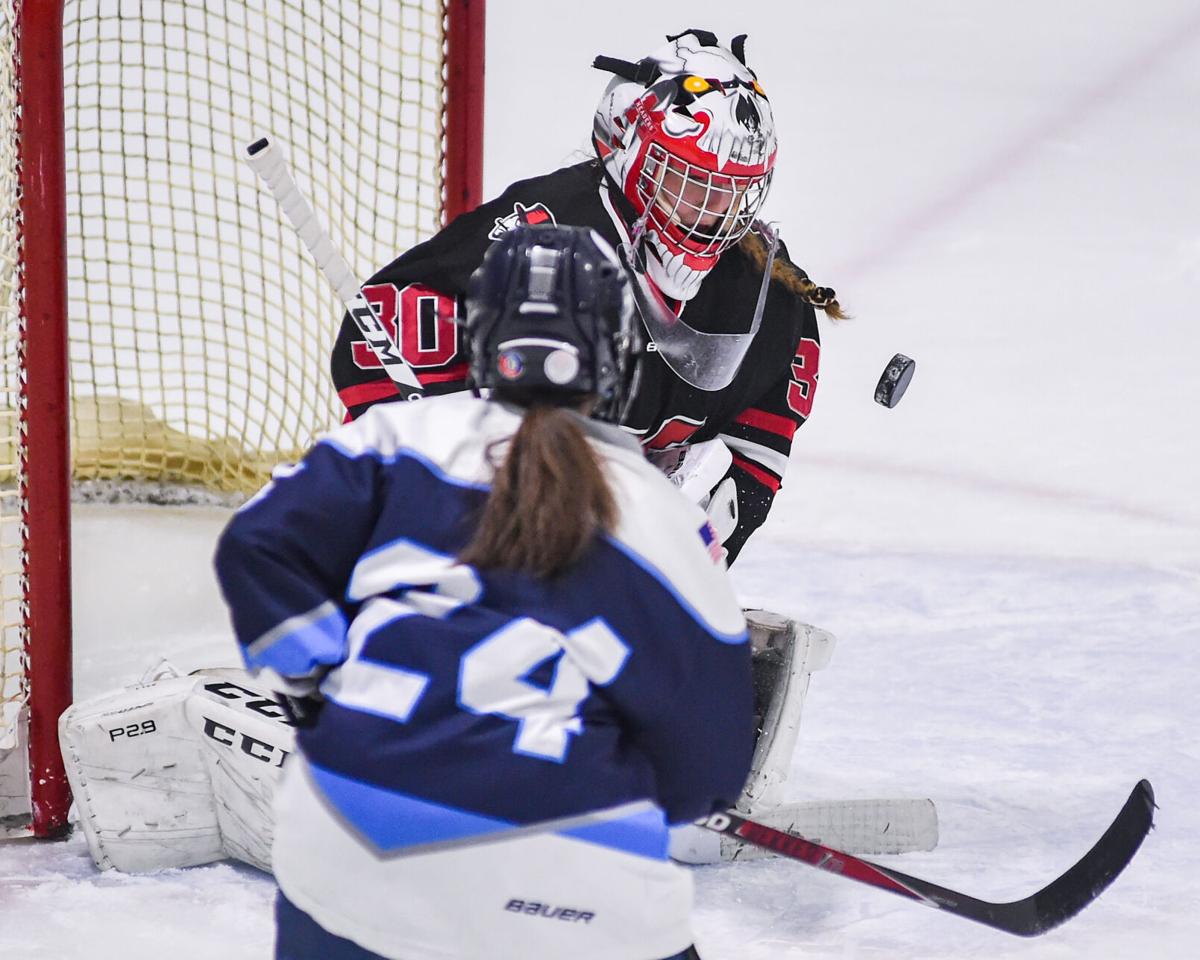 Marblehead at Peabody girls varsity hockey game