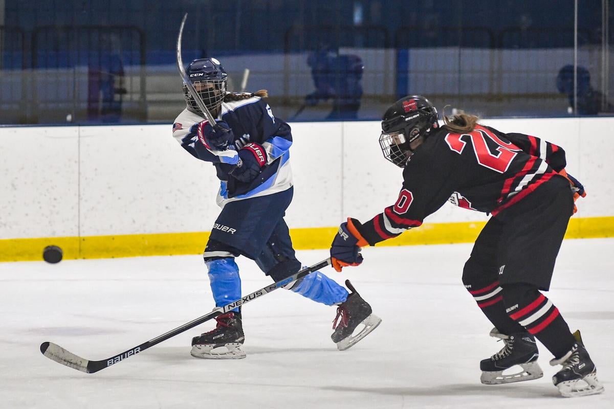 Marblehead at Peabody girls varsity hockey game