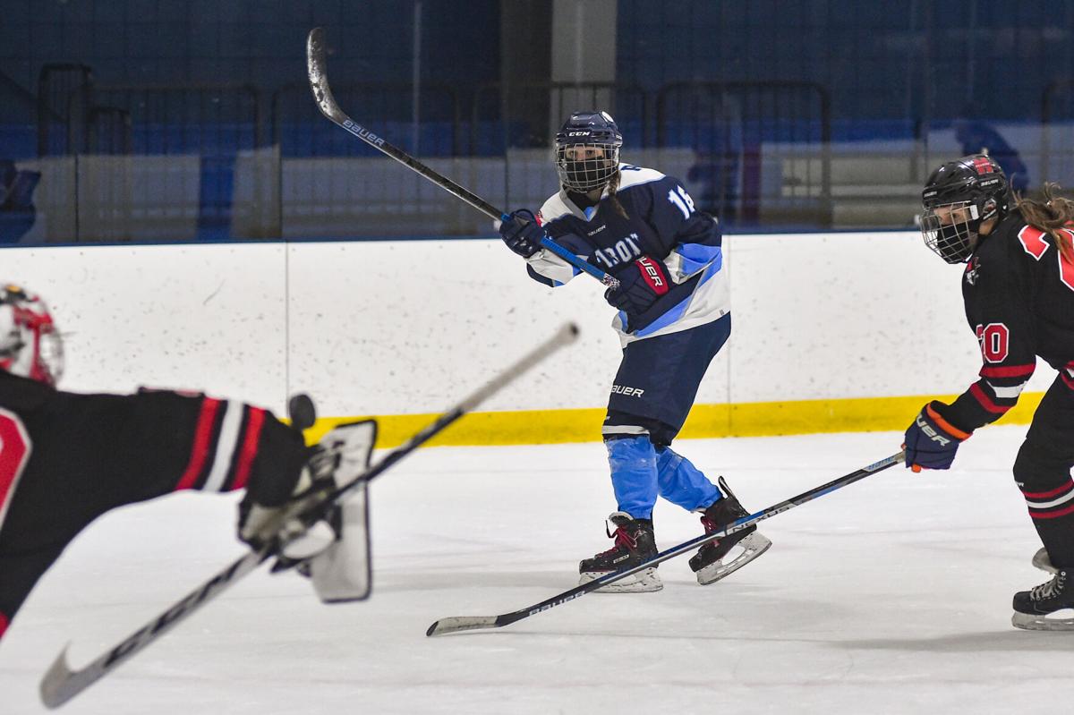 Marblehead at Peabody girls varsity hockey game