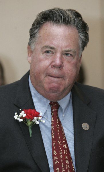 Filings say Stephen Lovely plans to give up law license