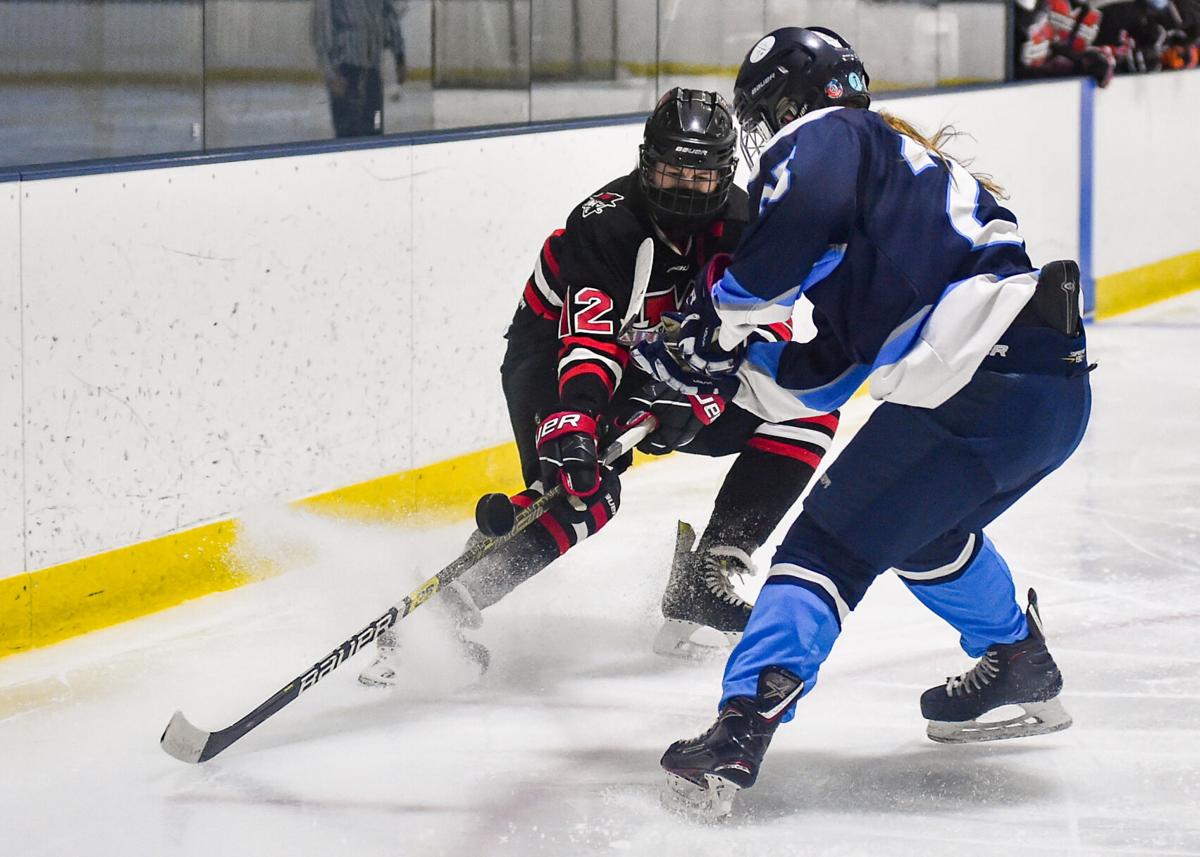 Marblehead at Peabody girls varsity hockey game
