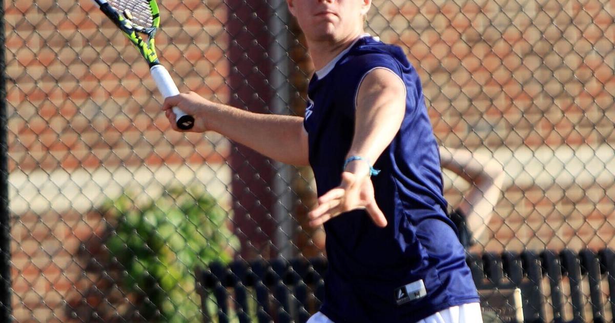 Top seeded H-W boys tennis topples M-E, advances to Division 4 state final