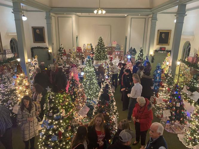Parade of Trees lights up Danvers this week News