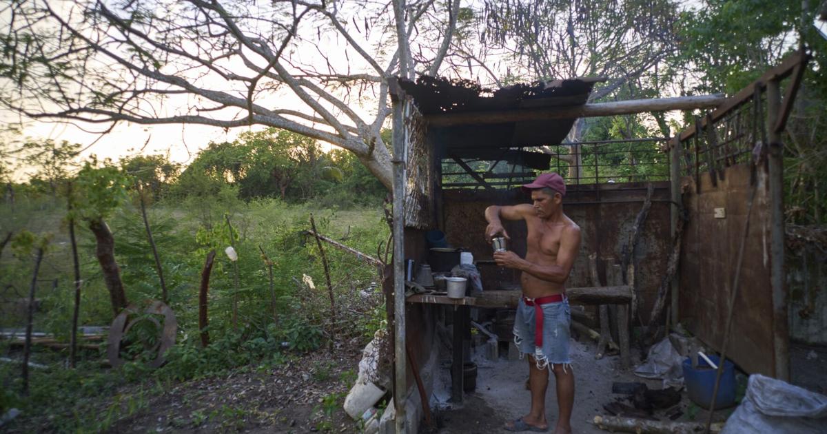 Cuban Families Create Innovative Strategies to Cope with Ongoing Power Outages Cuban Families Create Innovative Strategies to Cope with Ongoing Power Outages
