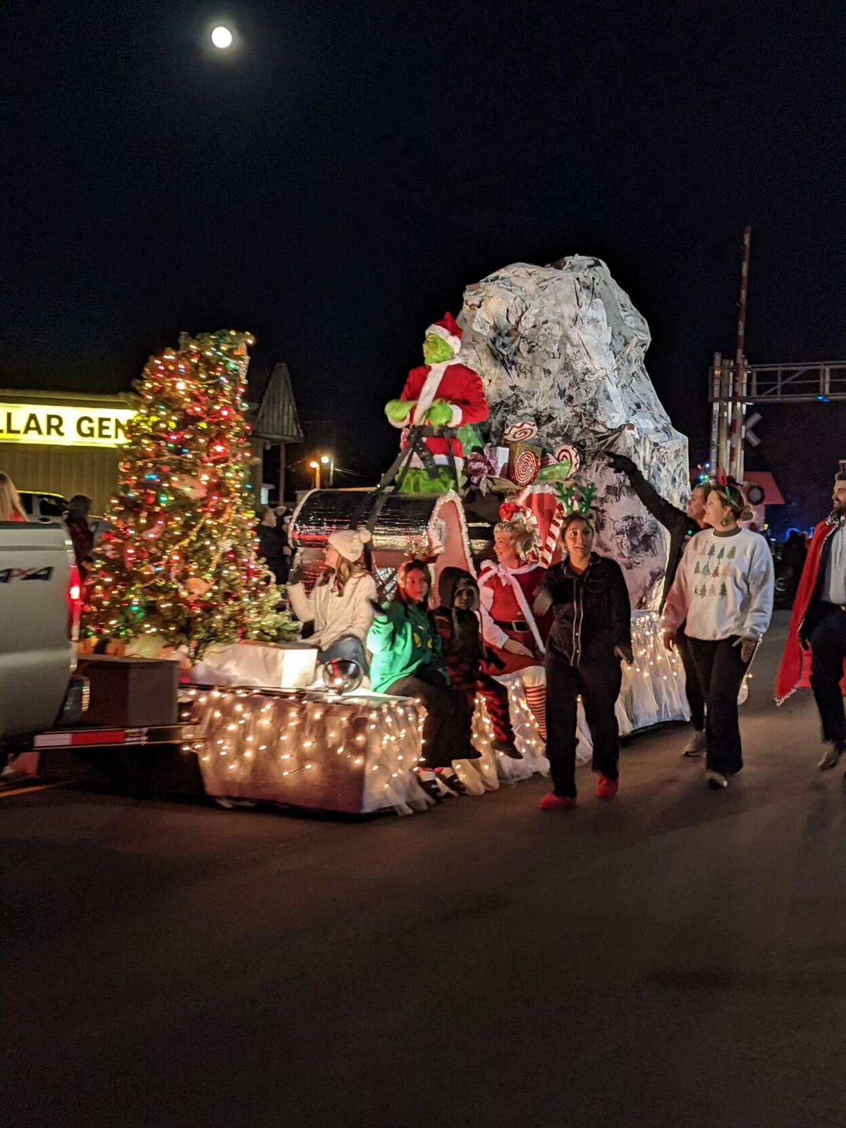 Albertville Christmas Parade 2021 3vyt9pxylk1apm