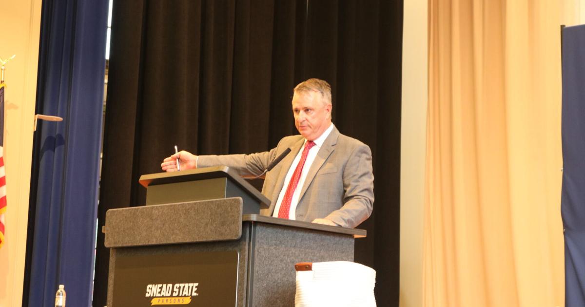 Boaz political forum brings a crowd