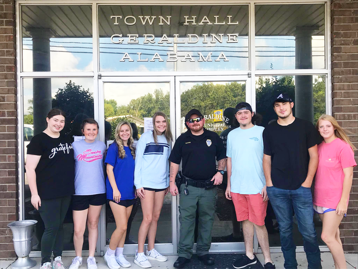 Oologah Christmas Parade 2022 Geraldine Strengthens Community Bonds In 2021 | Free Share |  Sandmountainreporter.com