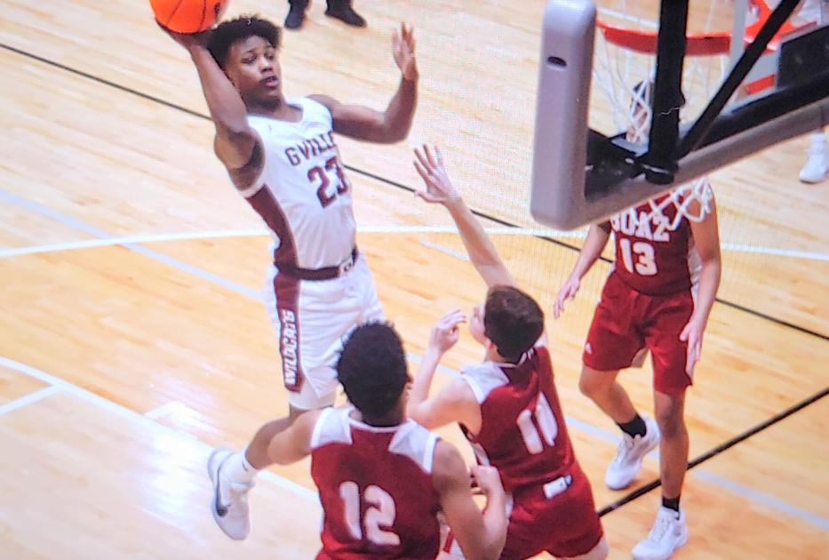 SandMountainReporter.com - Second quarter surge leads Guntersville boys past Boaz, into regional semis image