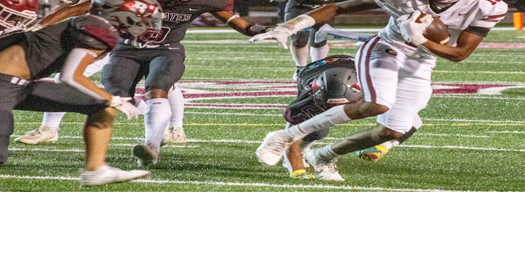 SandMountainReporter.com - Wildcats power past Boaz 35-14 in Region 7 battle image