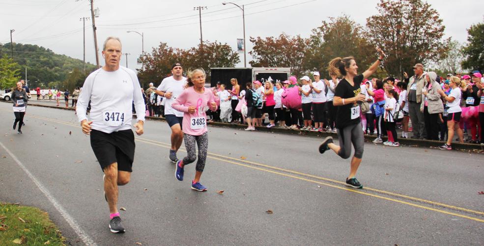 Hundreds pour in for Pink Pumpkin Run Marshall County celebrates