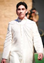042123-smt-news-ahc-fashion-show-007.jpg