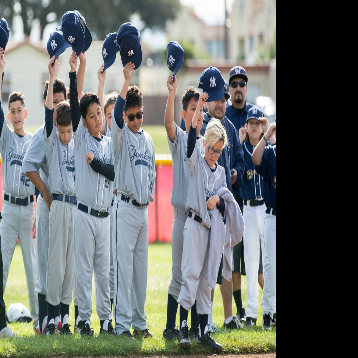 Bloomington Little League gets opening day visit from two ex