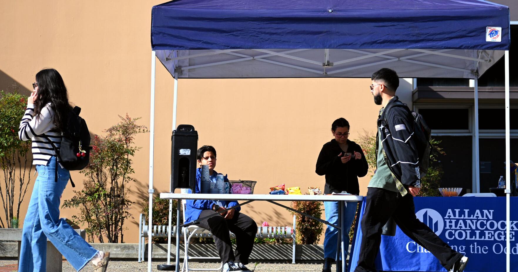Allan Hancock College welcomes students on first day of spring semester | Photos