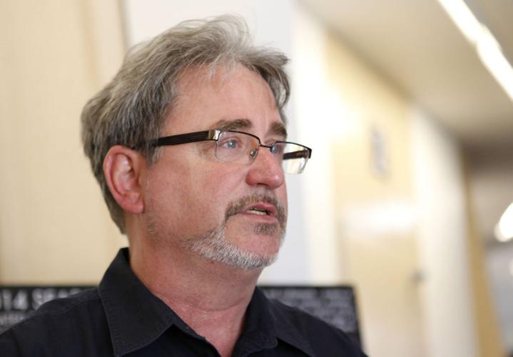 robin williams beard glasses