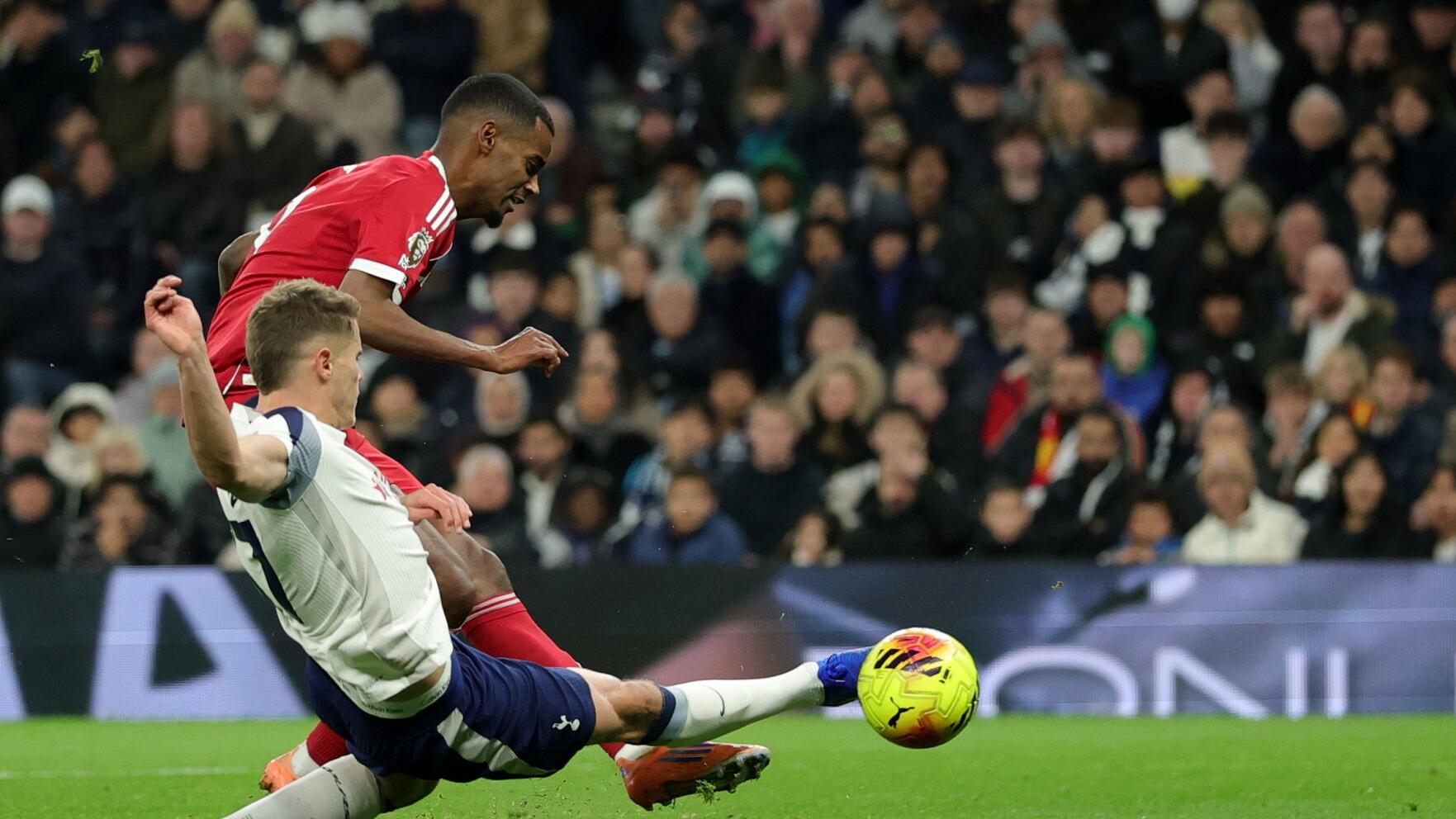 Slot, DT de Liverpool: Alexander Isak estará fuera dos meses tras entrada ' imprudente' | Sports | santamariatimes.com, image size:1763x992