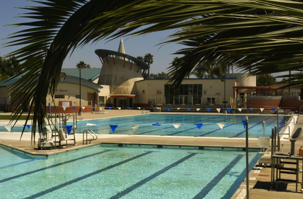 Plunge Into the New Year at the Santa Clarita Aquatic Center! - City of  Santa Clarita