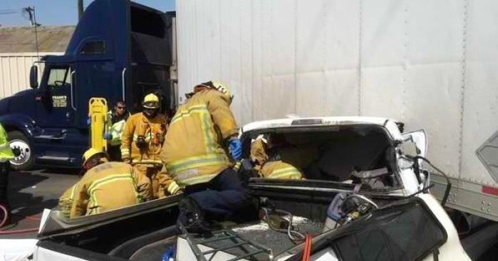Man suffers major injuries after his pickup truck smashes into big rig ...