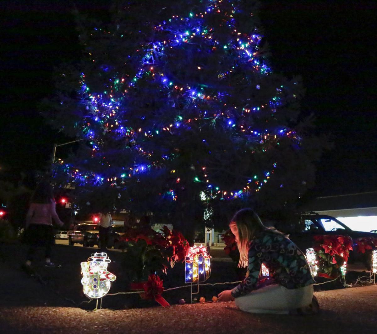 Grover Beach celebrates season with Christmas carols, cocoa, cookies