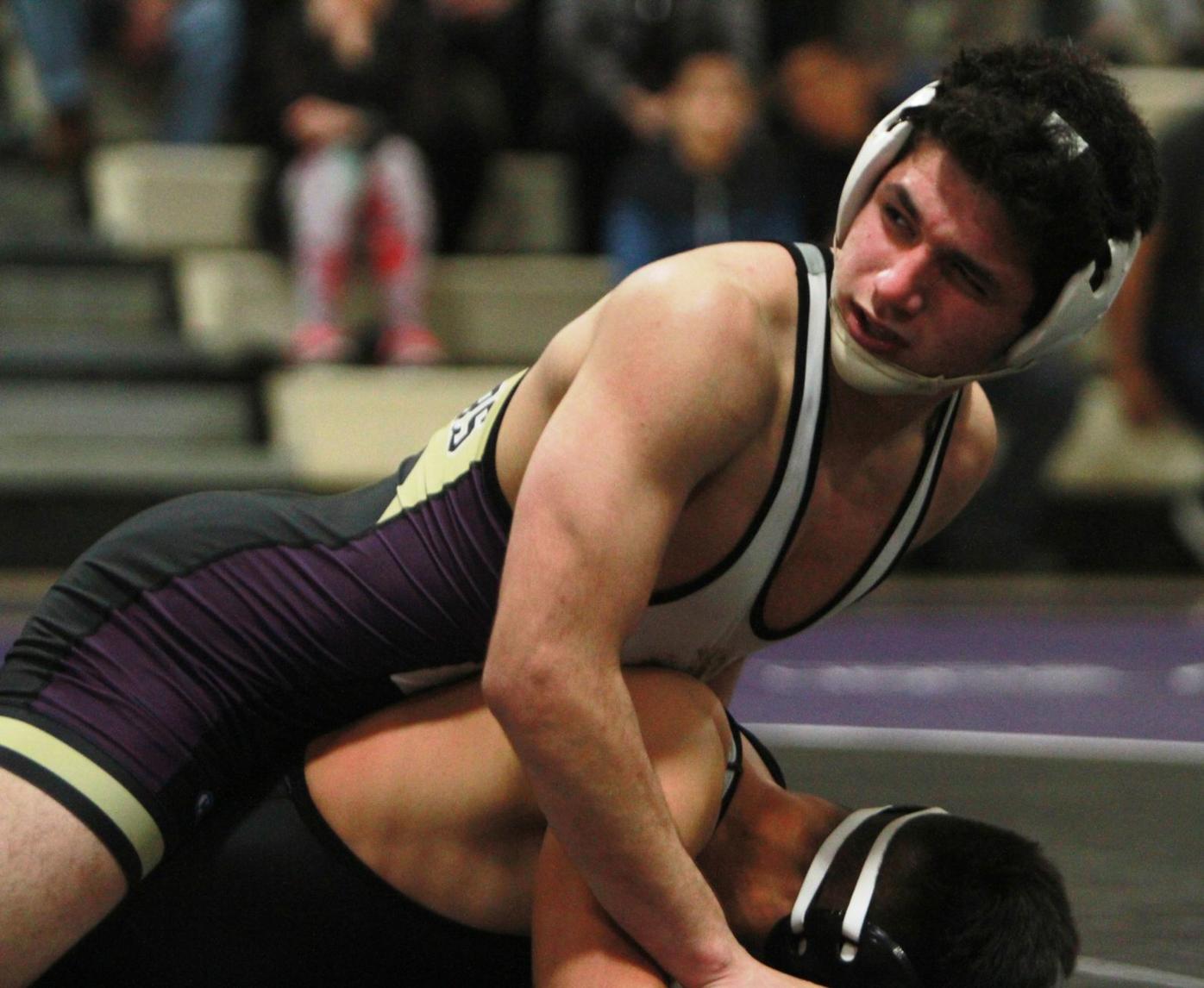 Wrestling: Rodriguez, Mendez win at Folkstyle State Championships