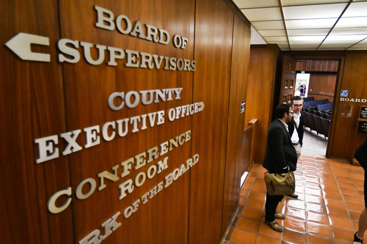 061417 PHOTOSTOCK Supes lobby.jpg
