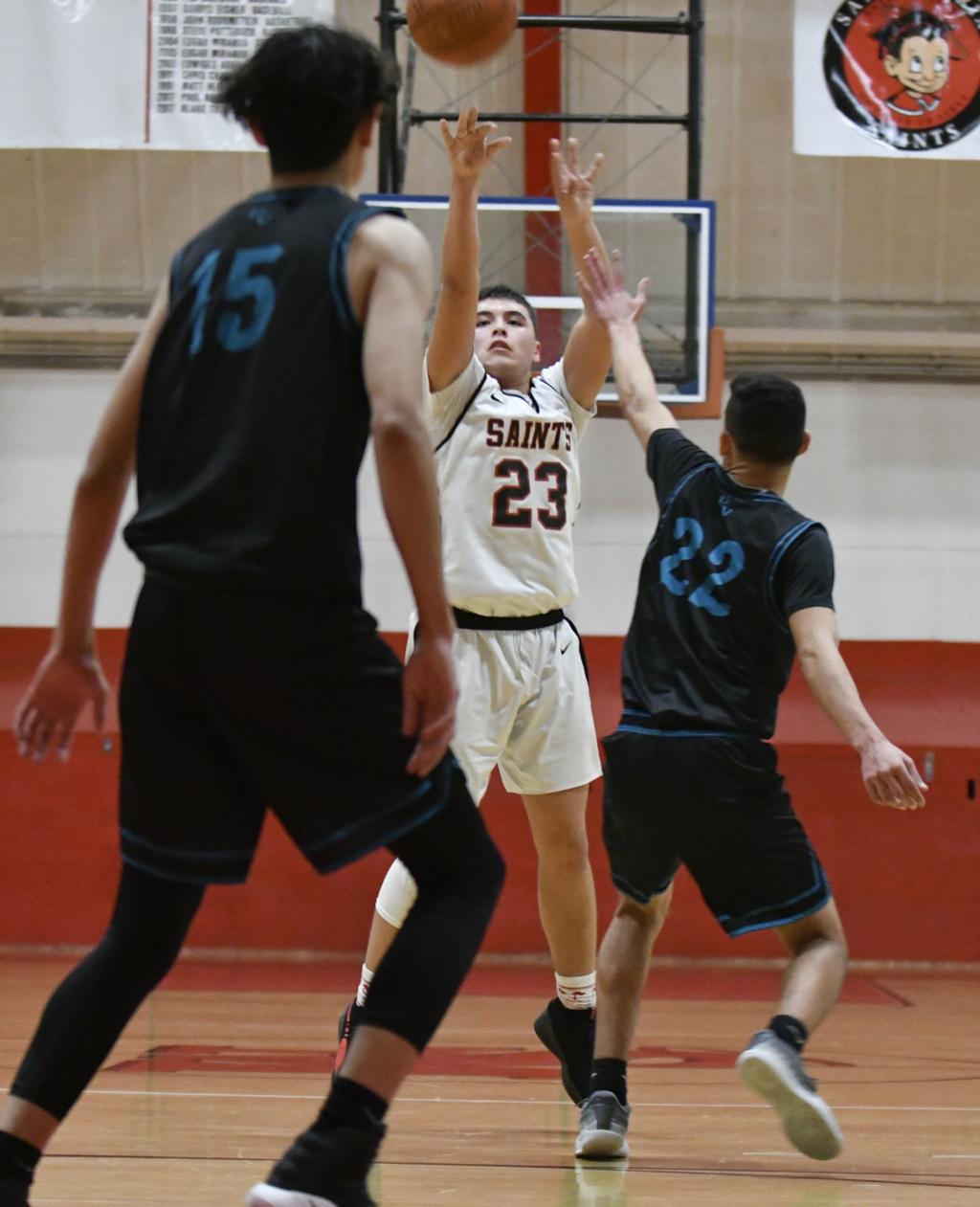 Basketball Morin Tefera And Arriola Help Pioneer Valley Cruise Past Santa Maria For First Ocean League Win High School Santamariatimes Com