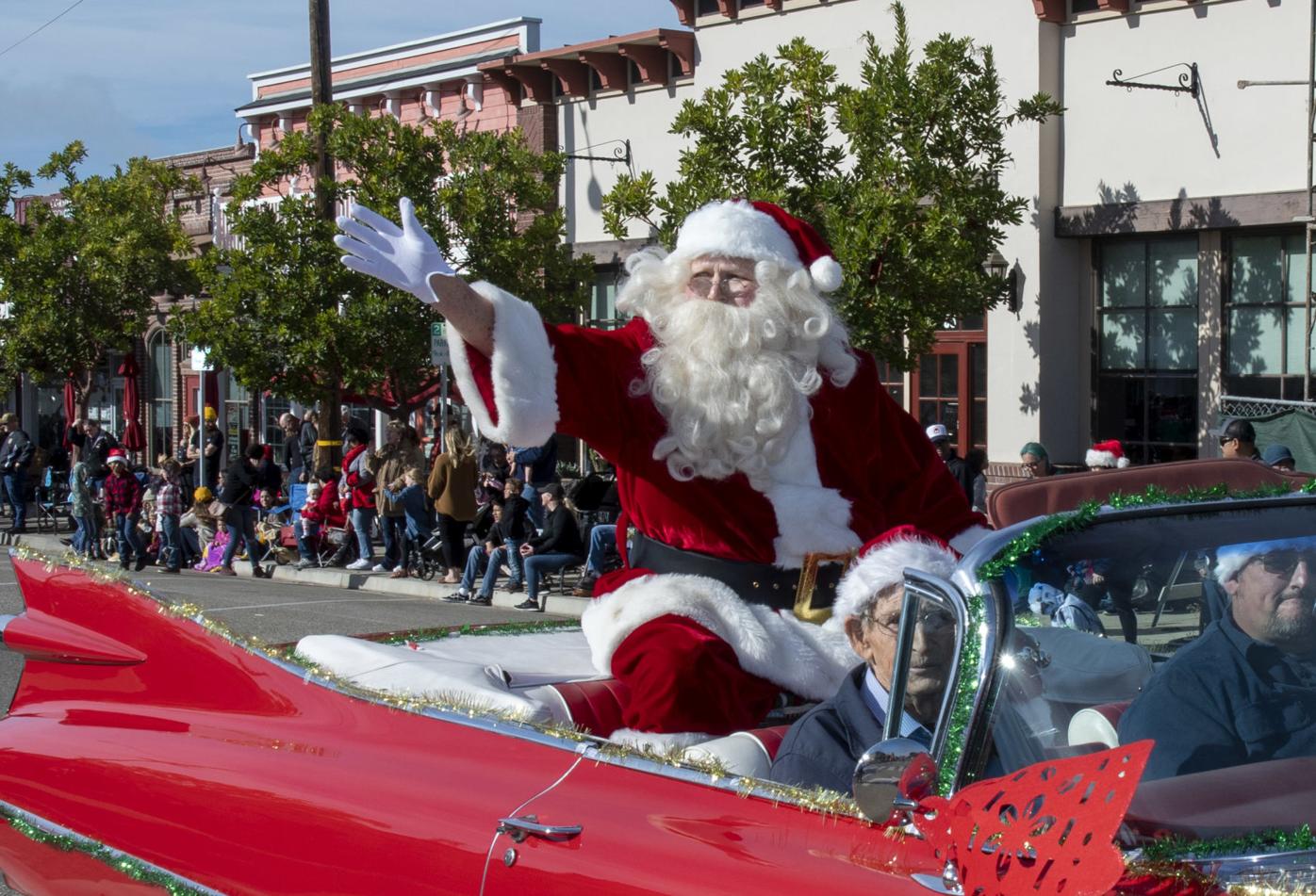 Orcutt Christmas Parade 2021 Thousands Line The Streets For 58th Annual Old Town Orcutt Christmas Parade Local News Santamariatimes Com