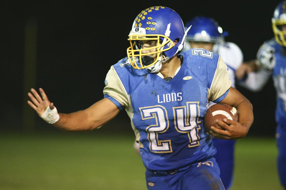 Football Playoffs Lions Dominate Cougars In 8 Man Opener