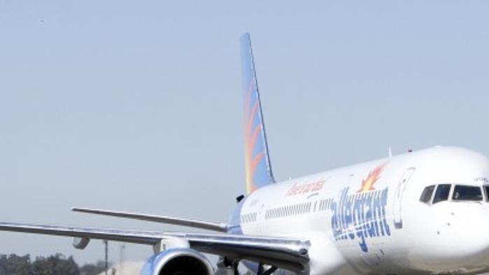 First 757 touches down at Santa Maria Airport | Local News |  santamariatimes.com