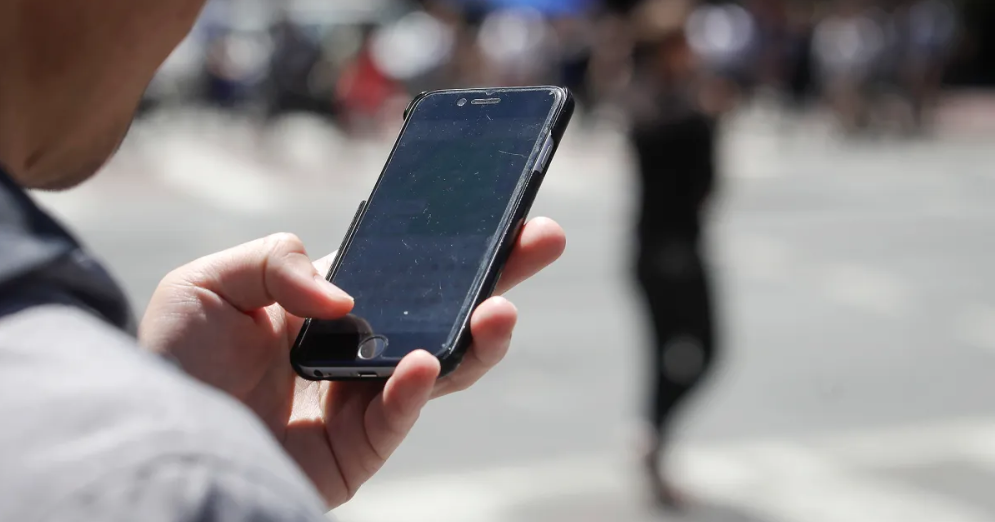 Schools that ban cellphones make students want them more | Guest Commentary