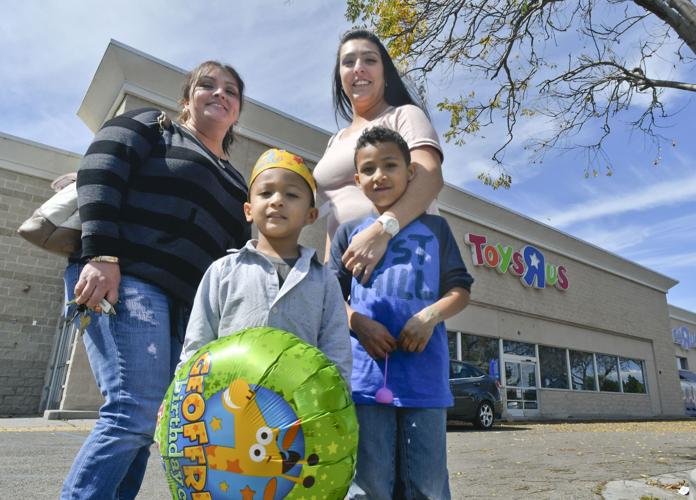 As Santa Maria Toys R Us faces closure, local shoppers search for  alternatives | Local News