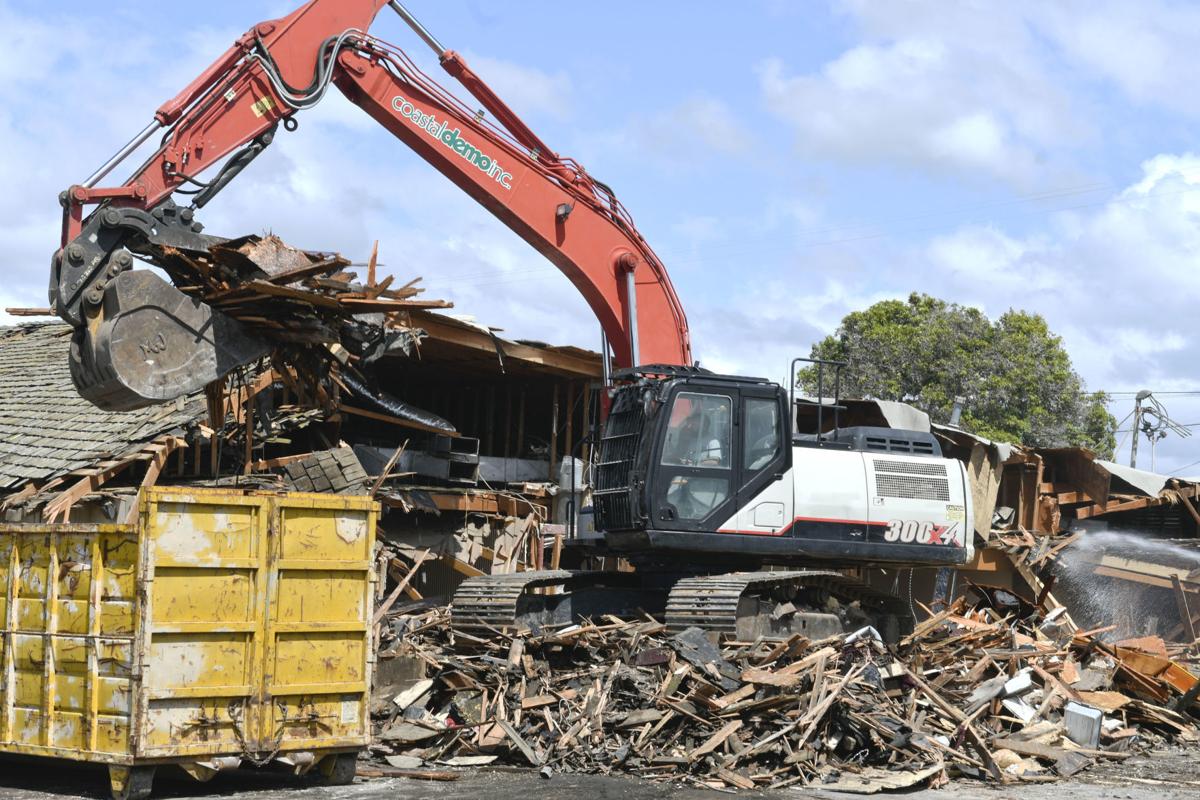 Former Aj Spurs Building In Santa Maria Demolished Medical Offices To Replace Structure Local News Santamariatimes Com