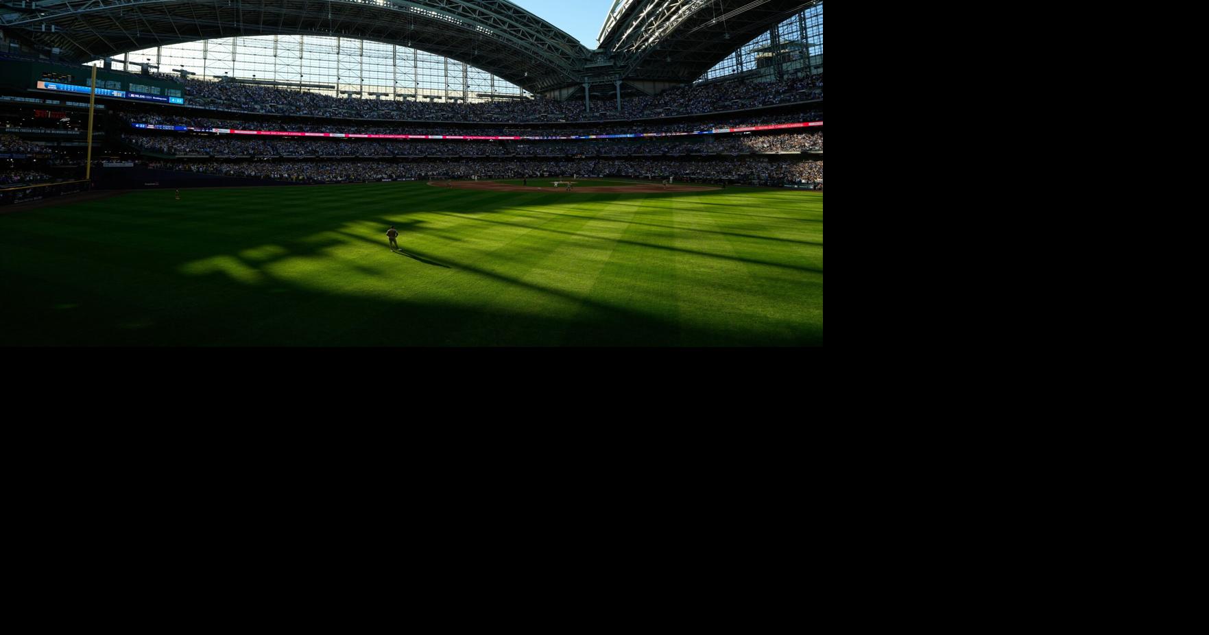MLB deja el techo abierto para el Juego 2 entre Cerveceros y Padres ...