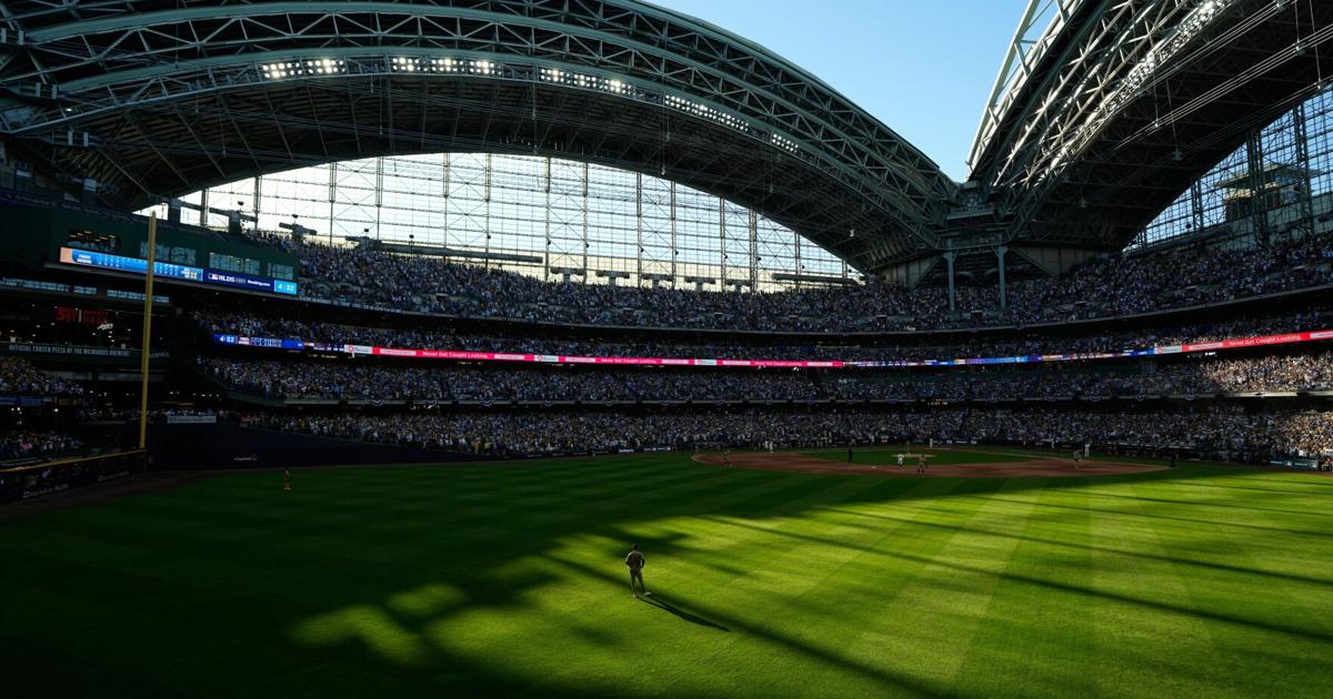Coder Techo MLB deja el techo abierto para el Juego 2 entre Cerveceros y Padres ...