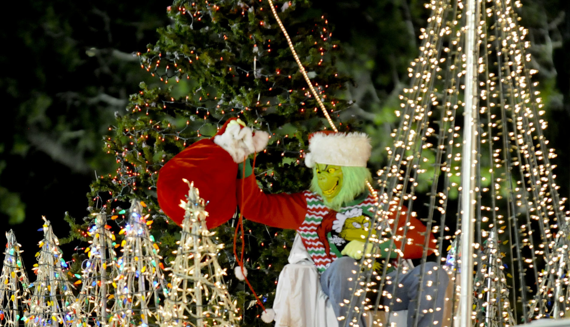 Threat Of Rain Cancels Santa Maria's Parade Of Lights That Was