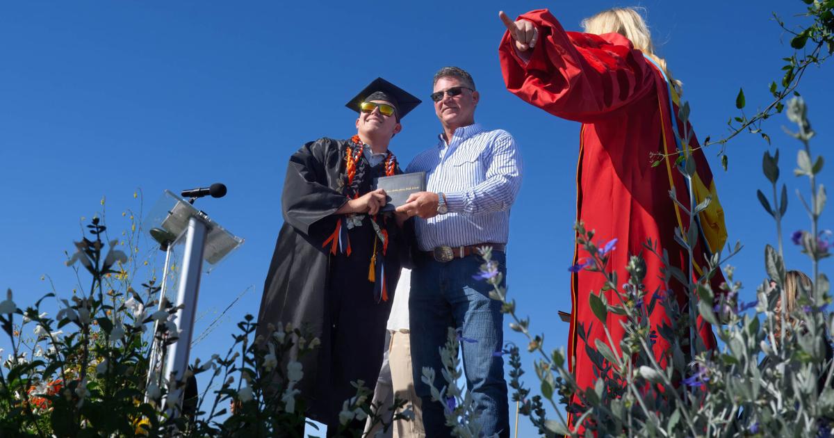 Santa Graduation Santa Ynez High holds graduation ceremony on Friday | Photos ...