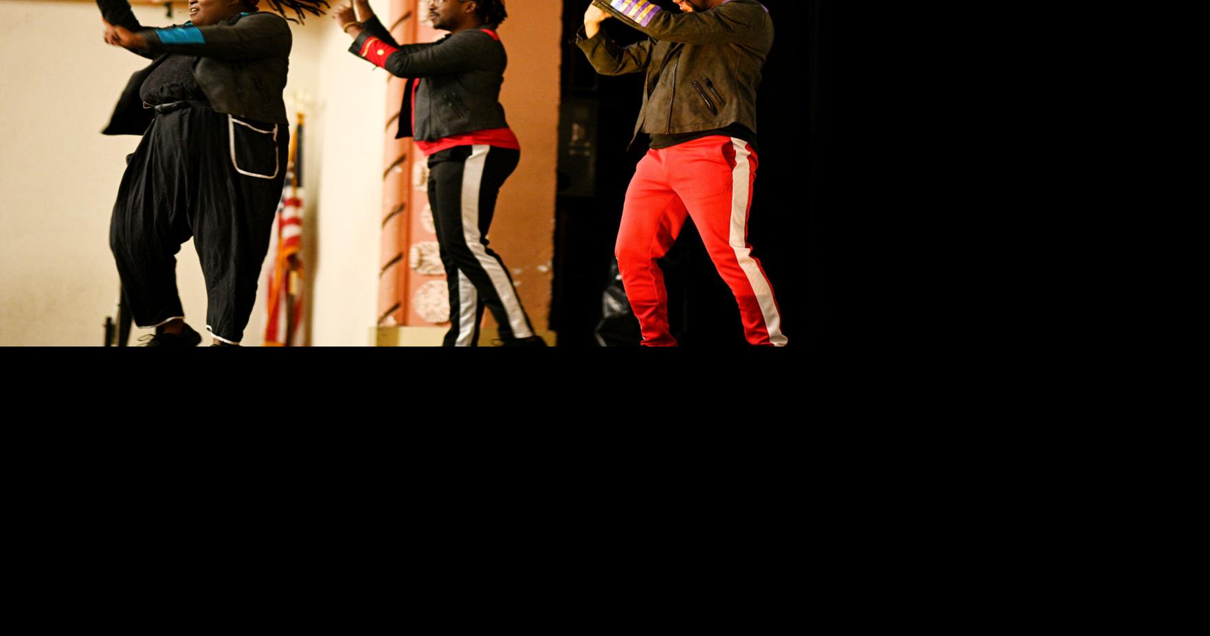 Theater troupe performs in Santa Maria to educate about the deaf