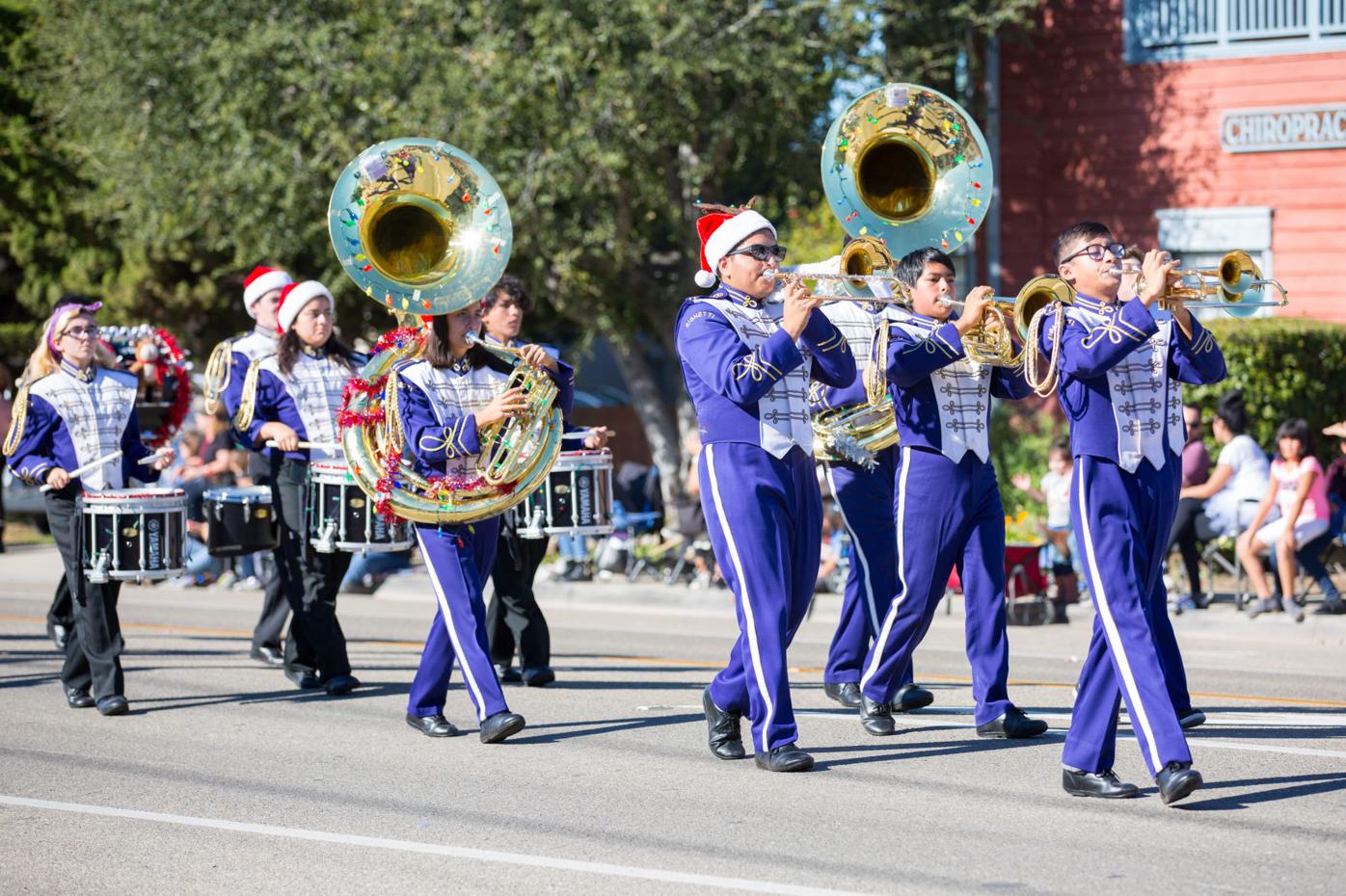 Guadalupe Christmas Parade 2021 Christmas Parades In Orcutt Guadalupe To Bring Holiday Cheer On Saturday Local News Santamariatimes Com