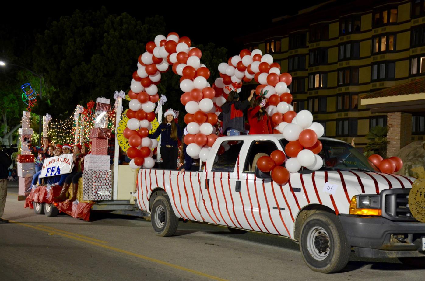 Selah Christmas Parade Route 2022 Christmas Parade Of Lights Celebrates The Joy Of Giving | Features |  Santamariatimes.com