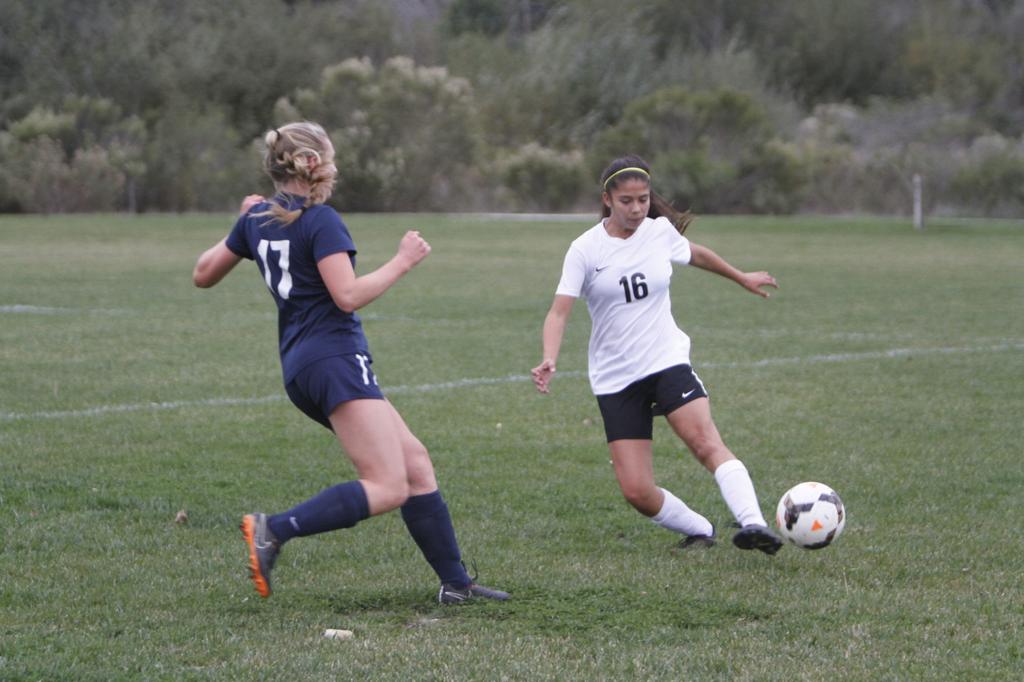 Round Table Darien Langley Of St Joseph And Mackenzie Kestler Of
