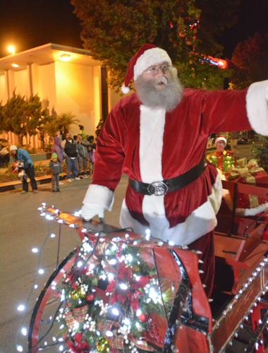 Friendswood Tx Christmas Parade 2022 Lompoc Christmas Parade Slated For Friday Night | Local News |  Santamariatimes.com