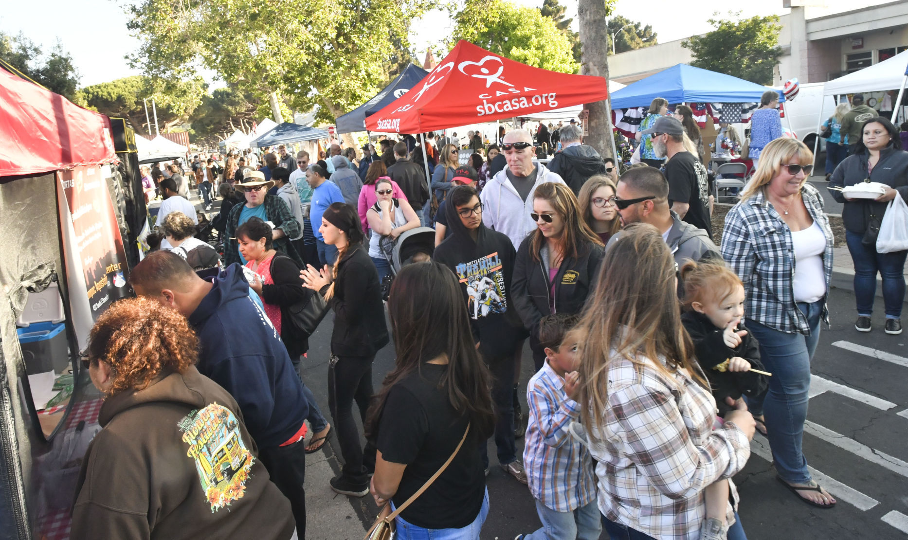 Photos: Lompoc's Old Town Market Begins | Local News | Santamariatimes.com