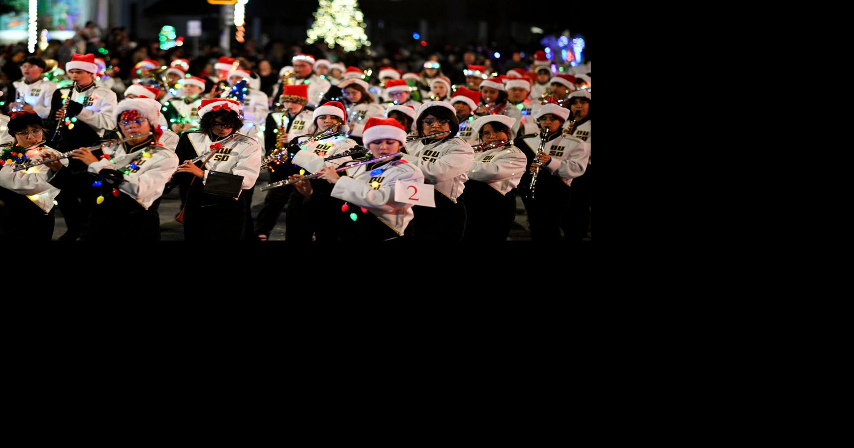 Thousands attend annual Parade of Lights Saturday night in Santa Maria