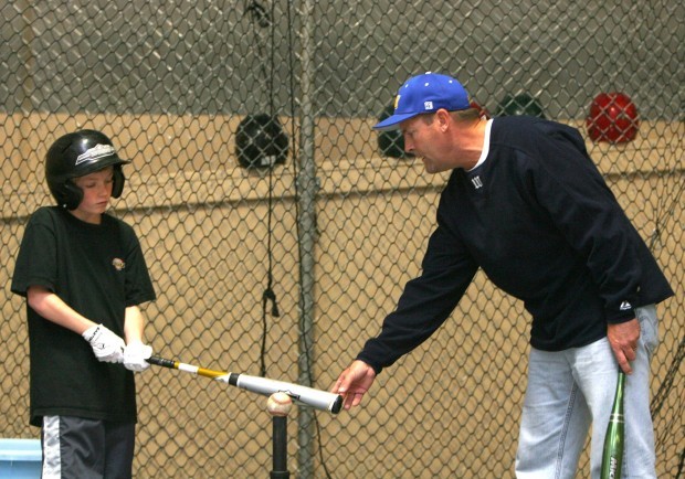 Cubs coach lends a hitting hand to Coast Sports