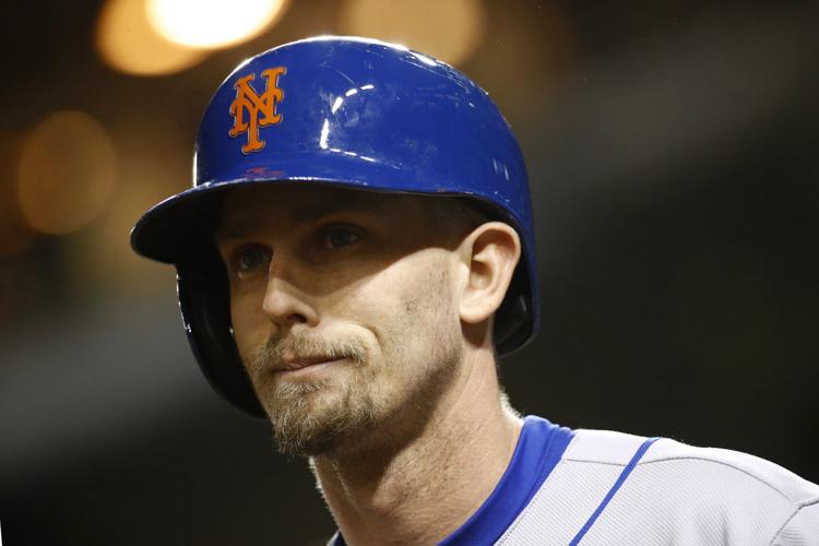 New York Mets second baseman Jeff McNeil prepares to bat during