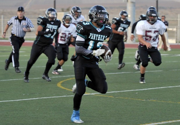 Big-play Panthers roll to 37-10 victory over Titans | Pvhs